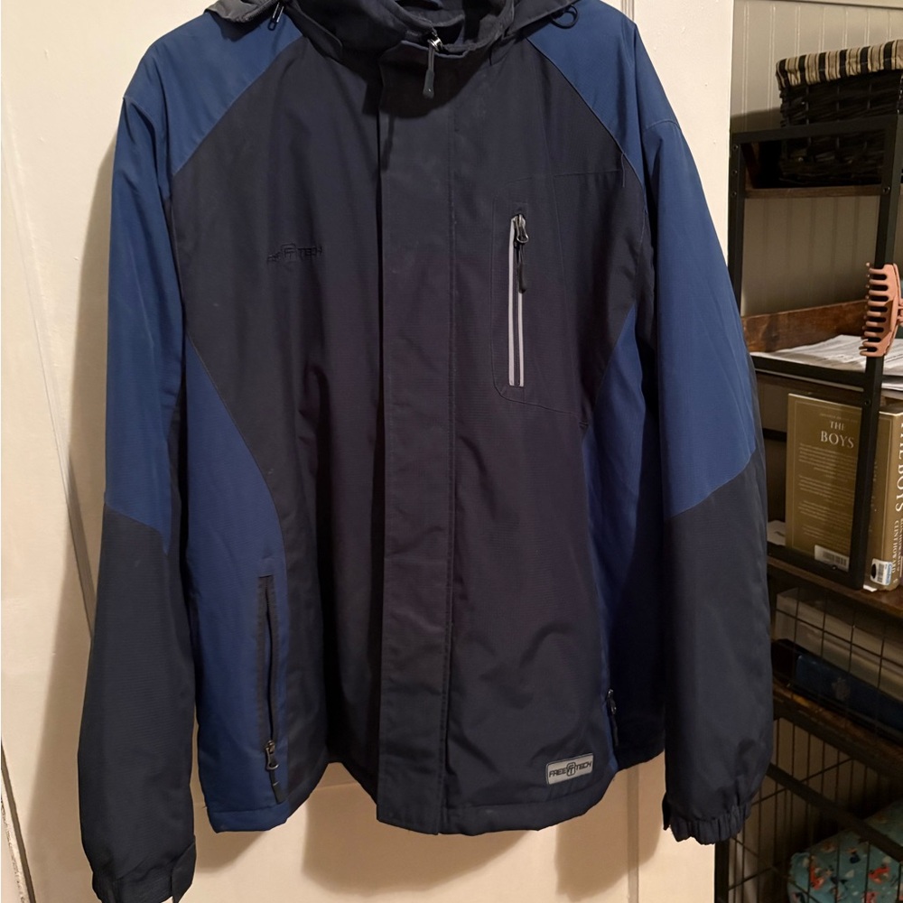 Men's Performance Jacket in Navy and Blue